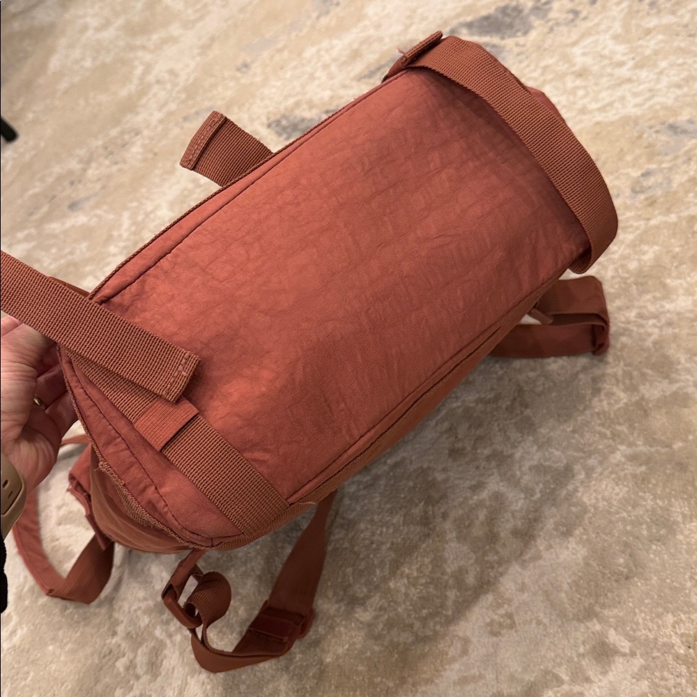 Tommy Bahama Dark Dusty Pink
Terracotta Convertible Backpack Laptop
Bag - Picture 6 of 12